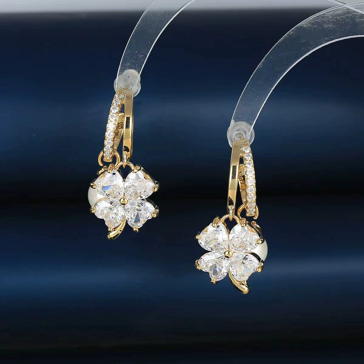 Fashion crystal four-petal flower pearl earrings