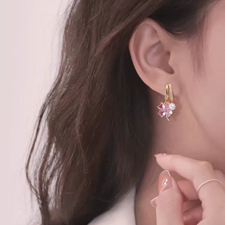 Fashion crystal four-petal flower pearl earrings