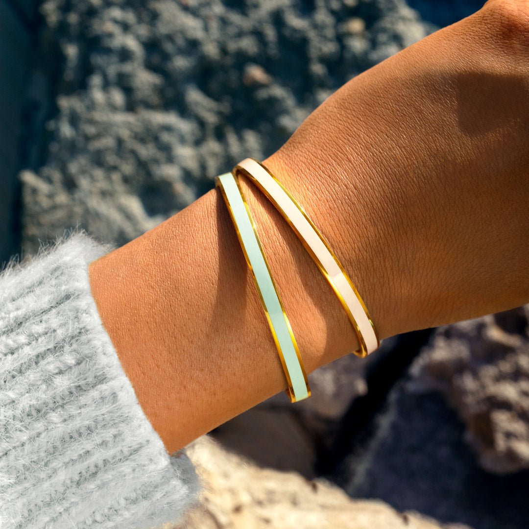 WIN COLOR BANGLE