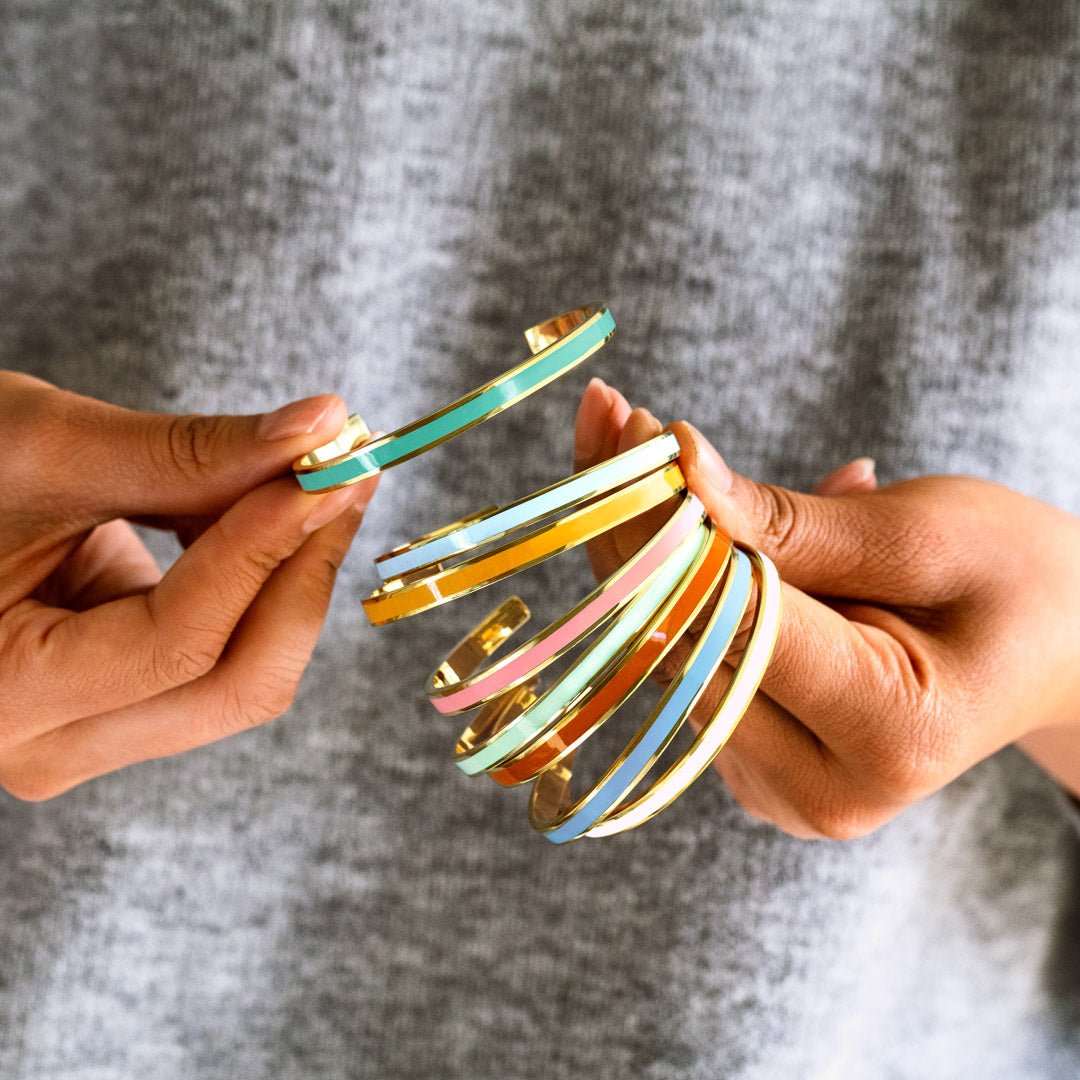 WIN COLOR BANGLE