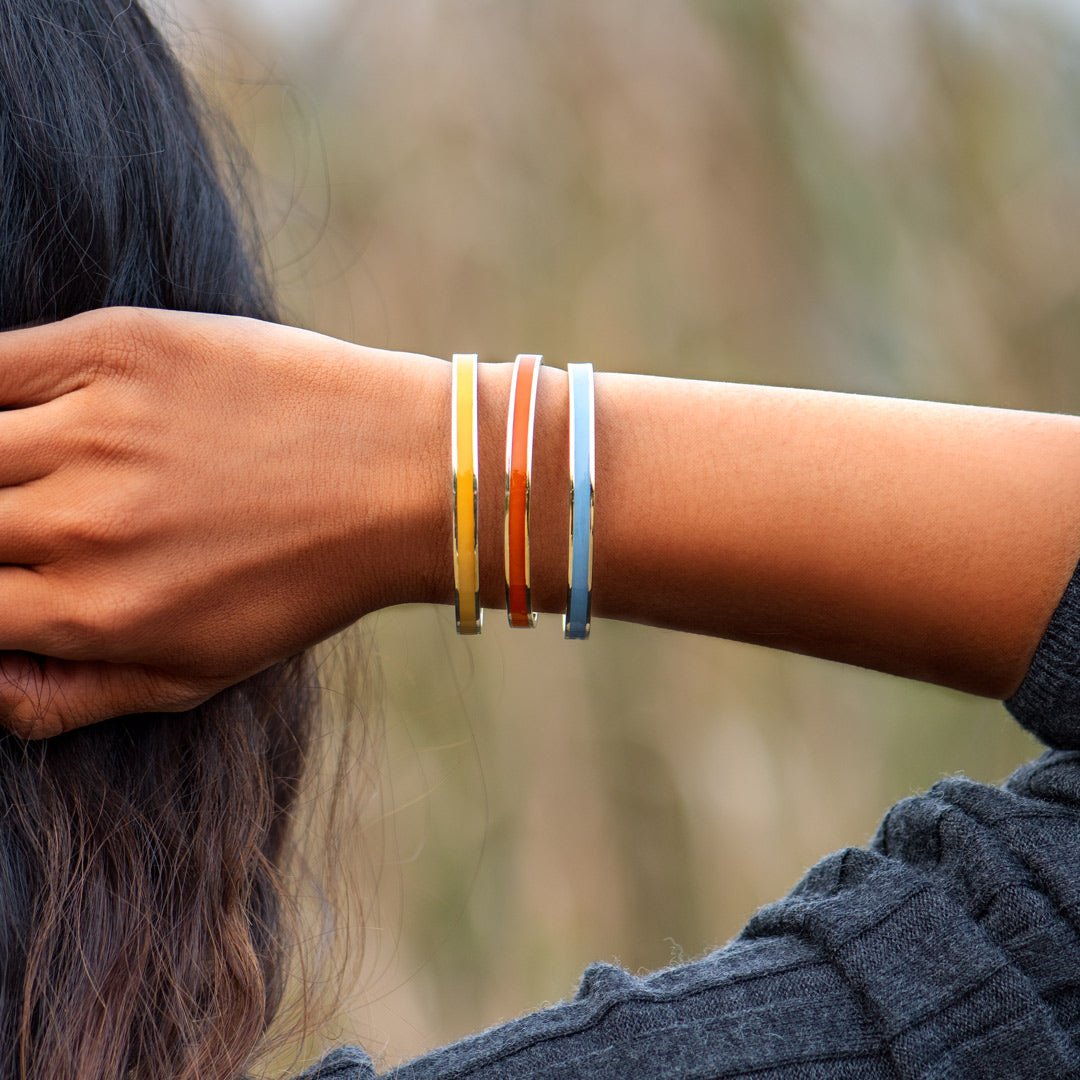 WIN COLOR BANGLE