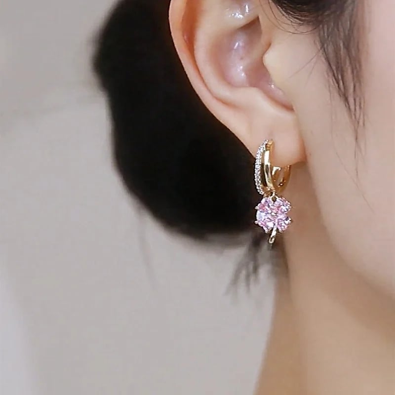 Fashion crystal four-petal flower pearl earrings